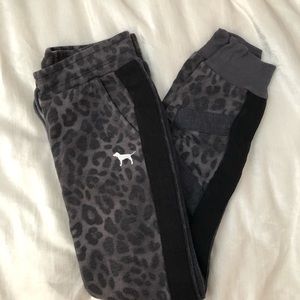 vs pink loungewear joggers